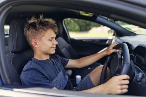what age can you start driving in uk
